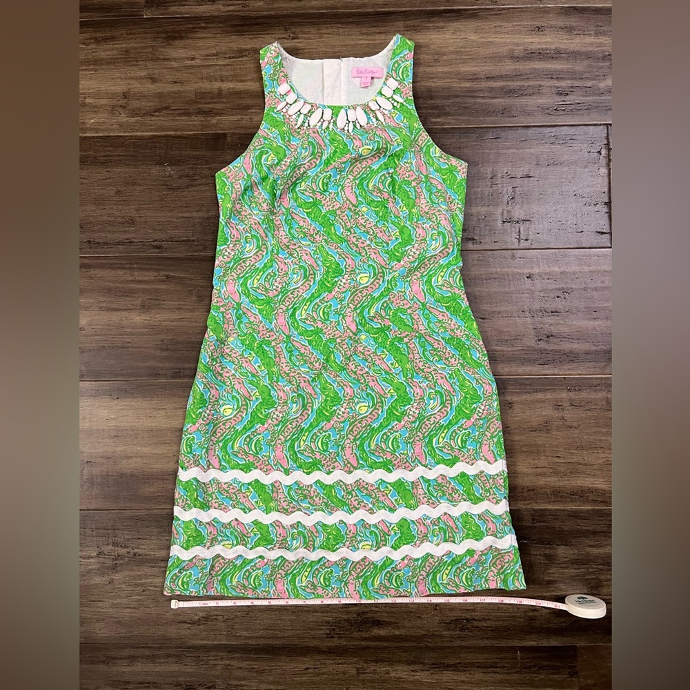 Lilly Pulitzer green and pink summer sundress chomp chomp alligator pattern sz 2